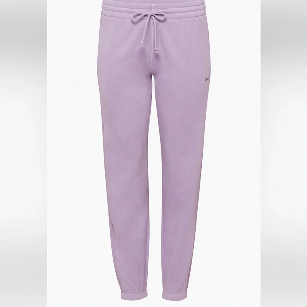 ARITZIA NWOT TNA COZY FLEECE SWEAT PANTS/JOGGERS IN LAVENDER SIZE MEDIUM POCKETS - Picture 1 of 4